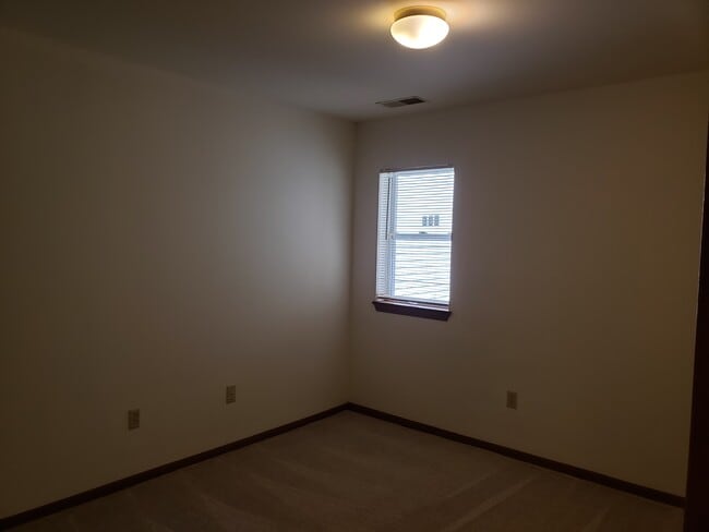 Building Photo - 936 Rockefeller Ln