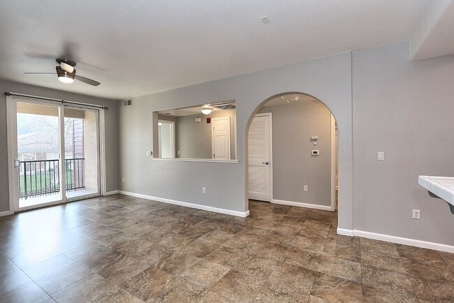 Building Photo - Beautiful Condo in Gated Community for Rent!