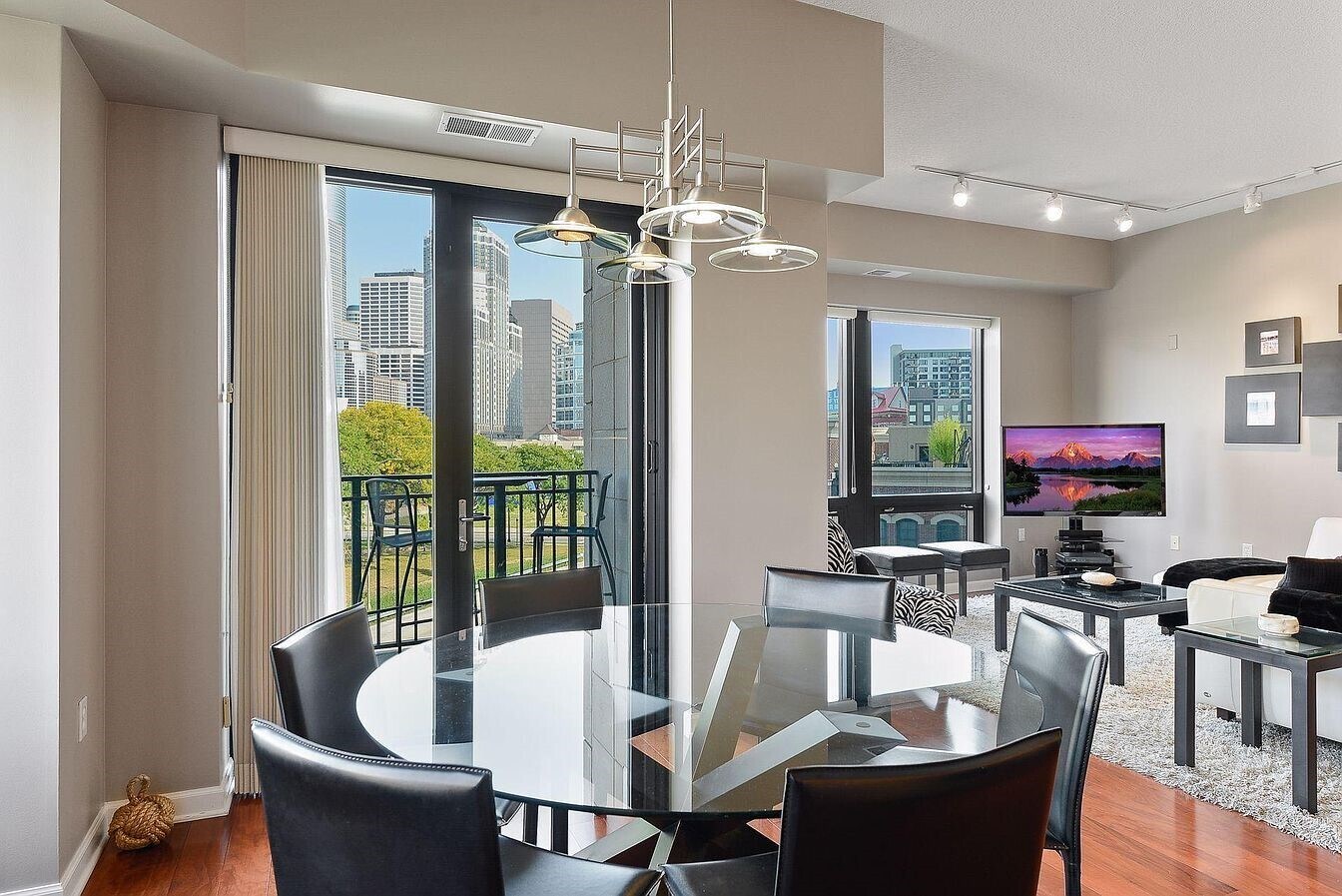 Dining - 500 E Grant St