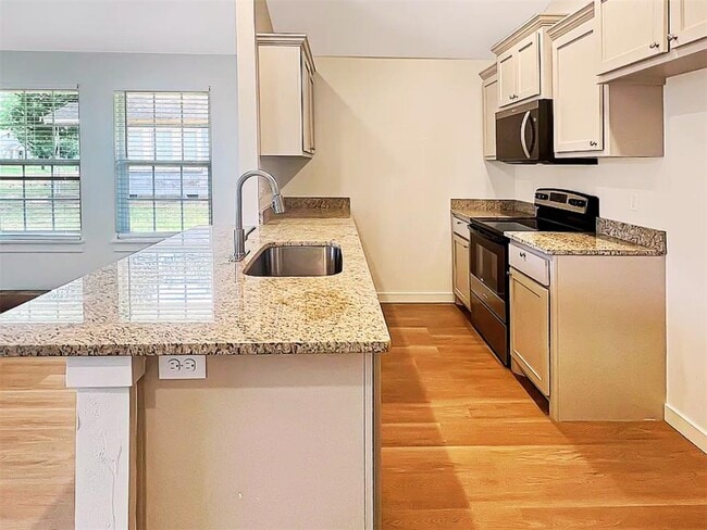 Building Photo - 2114 Charles Whitlow Ave