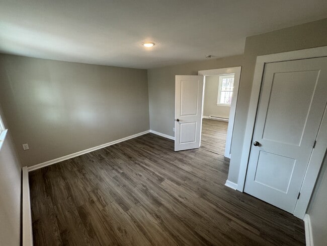 Building Photo - Cozy 1-Bedroom Gem in Greenville – Affordable W. GVL Apartment!