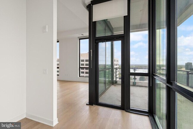 Building Photo - 1650 Silver Hill Dr