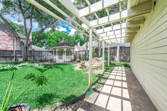 Building Photo - 3702 Belle Grove Ln