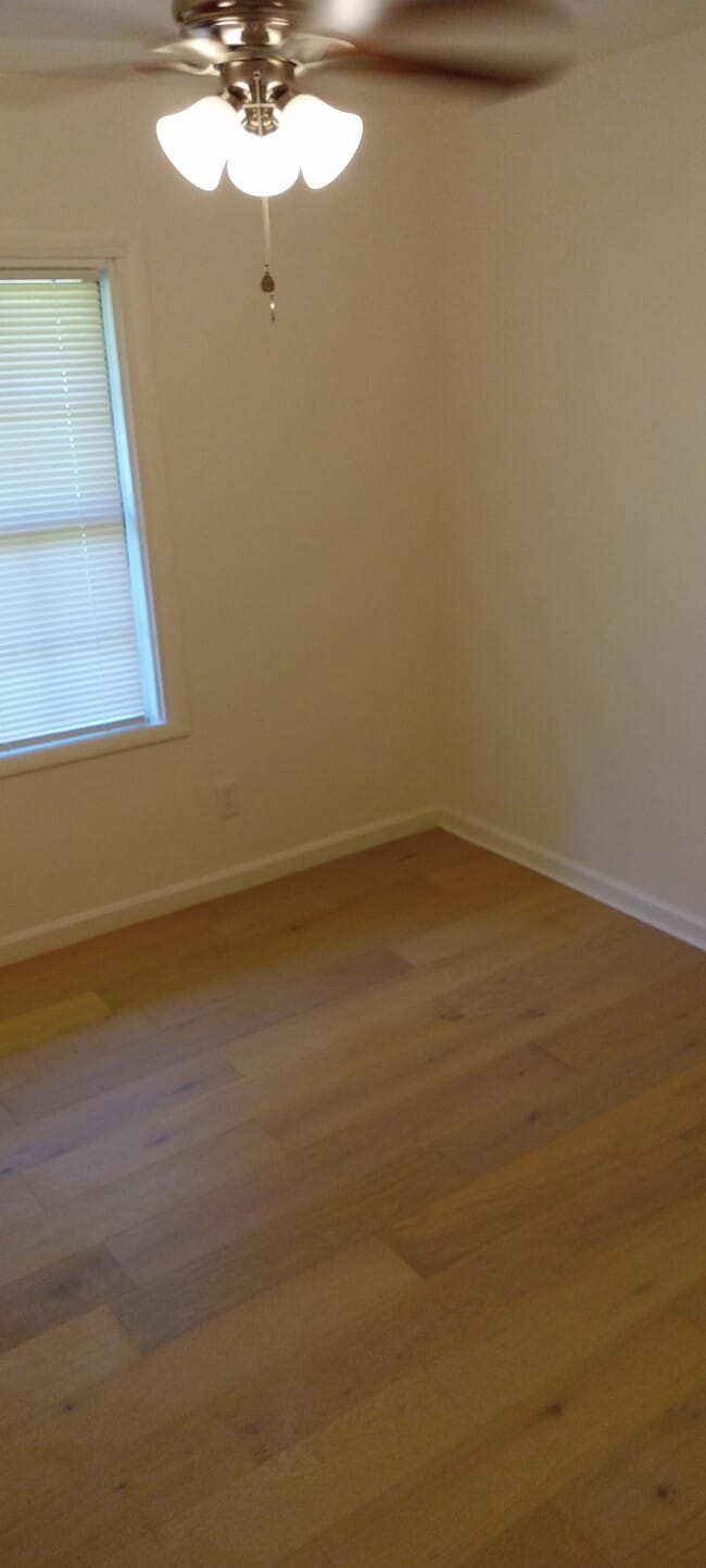 Building Photo - 4230 Beverly Ave