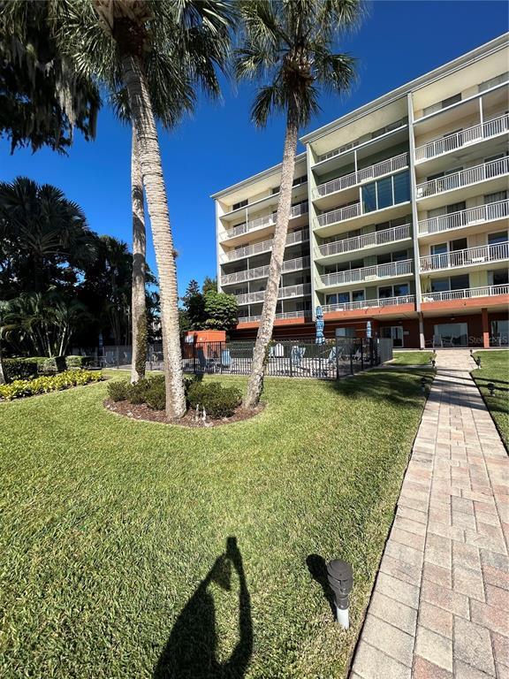 Building Photo - 690 Osceola Ave