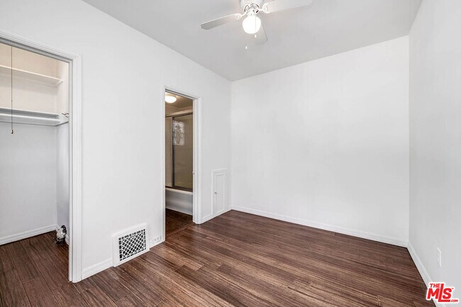 Building Photo - 2441 Glendower Ave