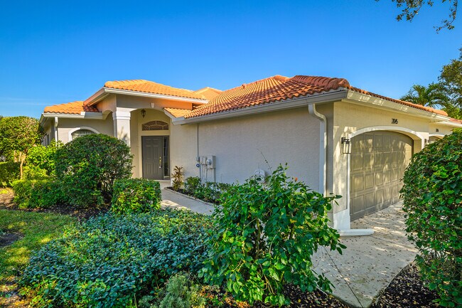 Building Photo - 2056 Crestview Way