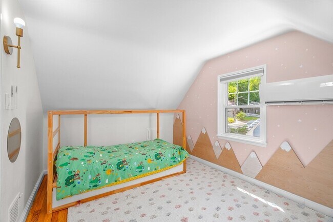 Building Photo - 567 Poplar St
