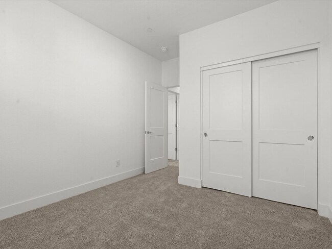 Building Photo - Desirable South Reno neighborhood of the Courtyards at Arrowcreek.