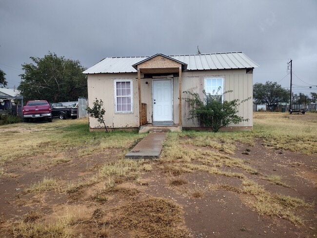 Primary Photo - 506 S 4th St