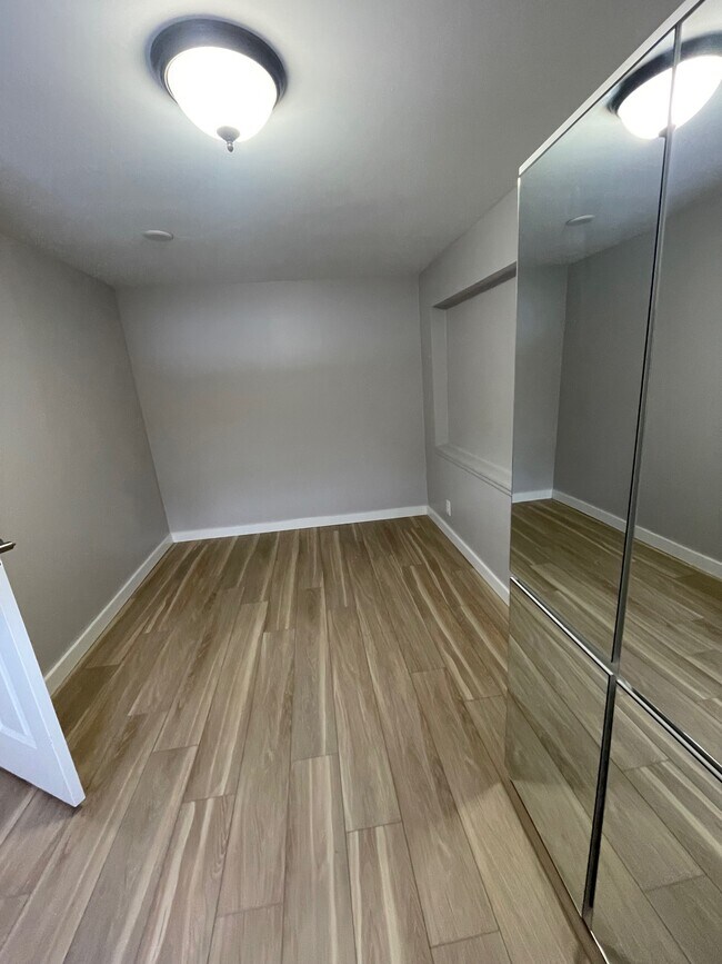 Bedroom - 919 Pennsylvania Ave