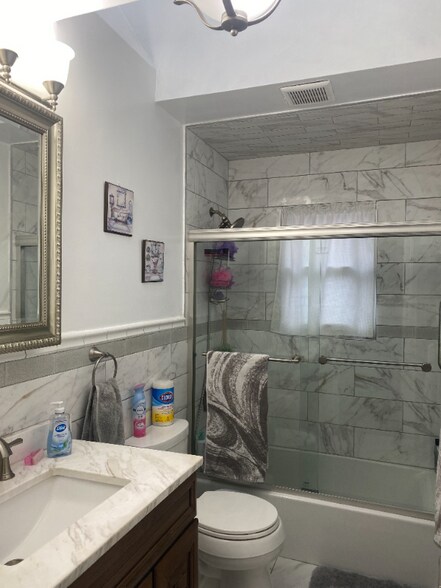 Building Photo - 81-52-81242 242nd St