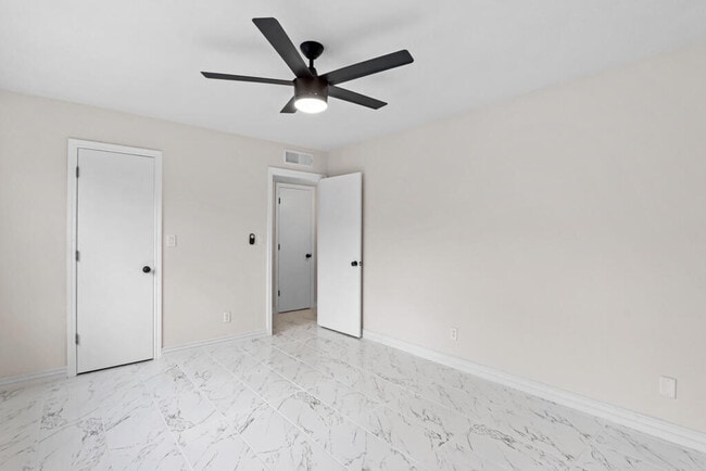 Building Photo - 8500 Mountain View Dr