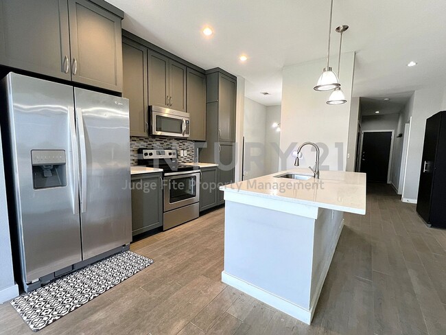 Building Photo - Well-Maintained 2/2 Condo Just a Short Walk From SMU!