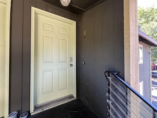 Building Photo - 8332 SW 21st Ave
