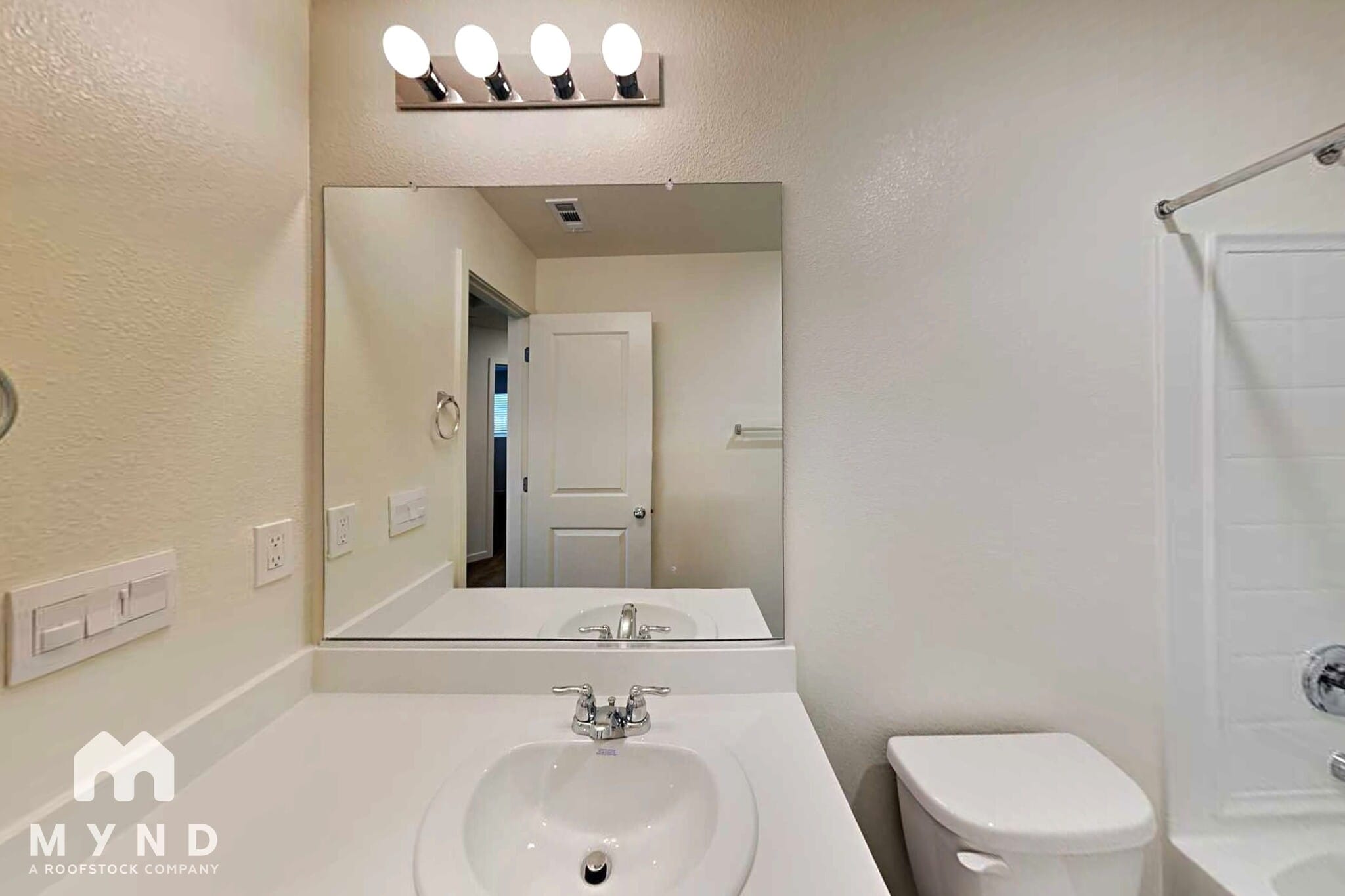 Building Photo - 3049 Pruett Dr