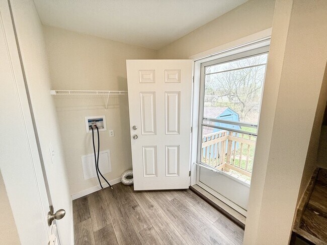 Building Photo - 9345 White Pine Ct