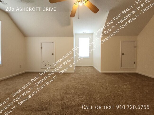 Building Photo - 205 Ashcroft Dr