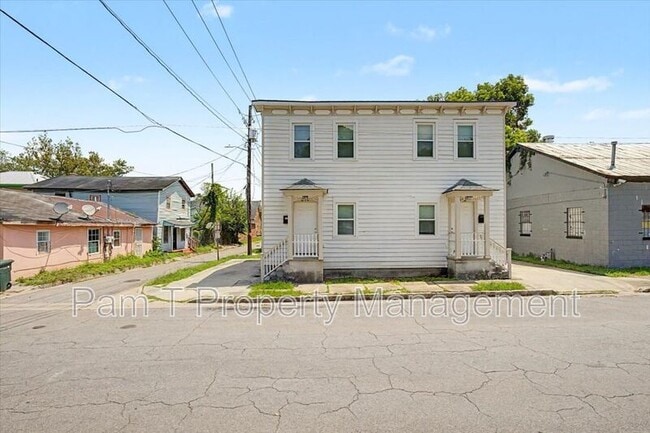 Building Photo - 814 Ott St
