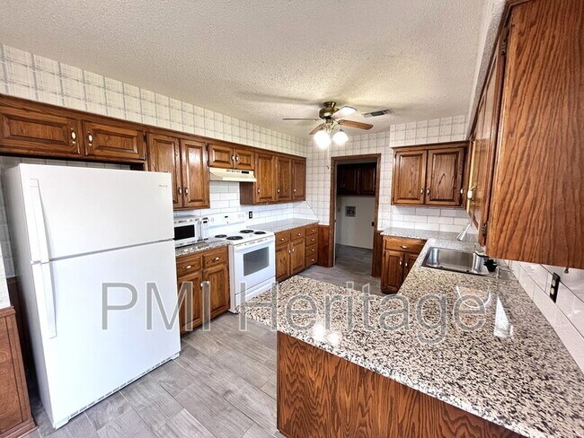 Building Photo - 3101 Brooken Hill Dr