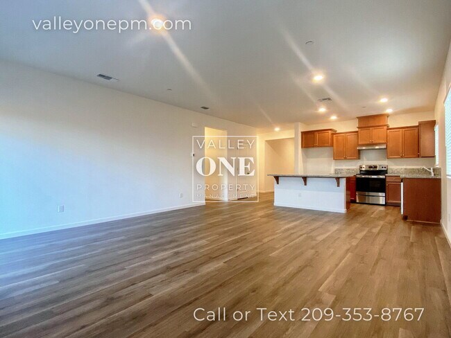 Building Photo - 936 Tipton Ln