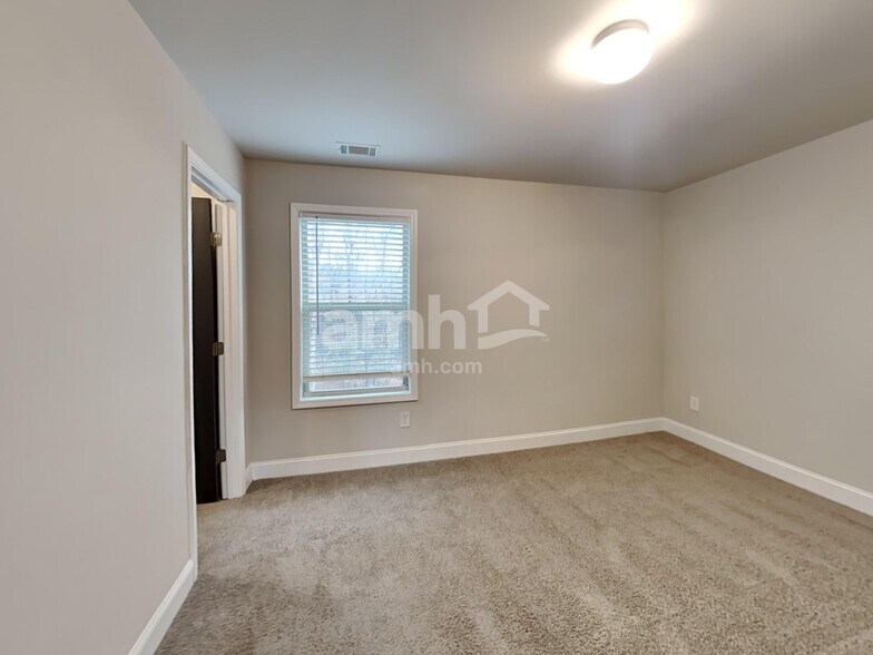 Building Photo - 1811 Rnch Vw Dr