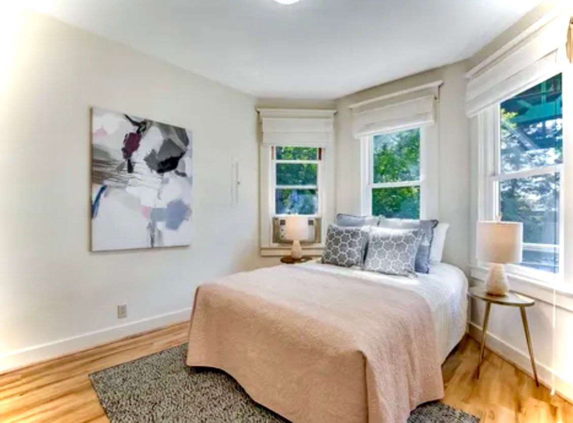 Master Bed - 6917 N Philadelphia Ave
