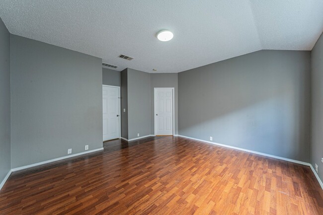 Building Photo - Move-In Ready 4BR/2BA Home in Crowley, TX