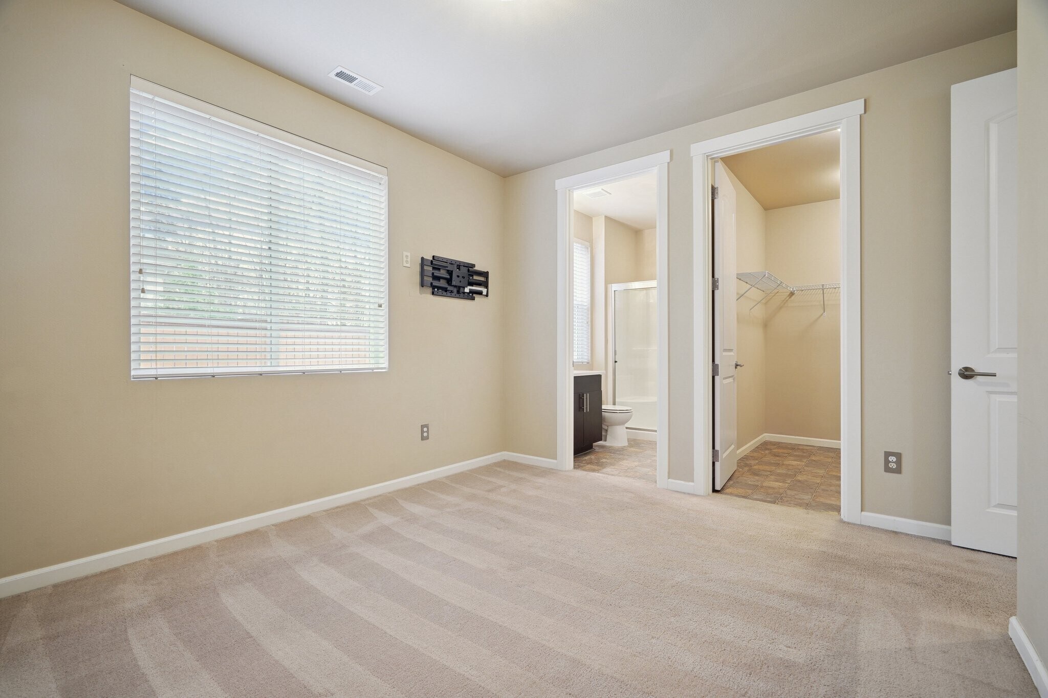 Building Photo - 16112 81st Ave E