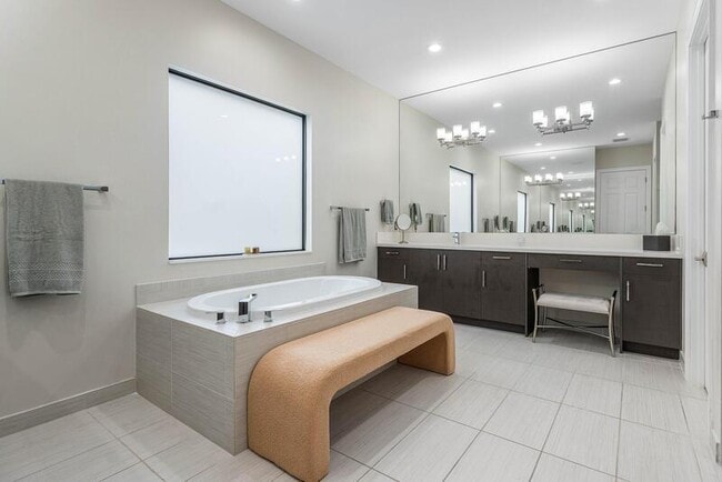 Building Photo - 17317 Santaluce Mnr