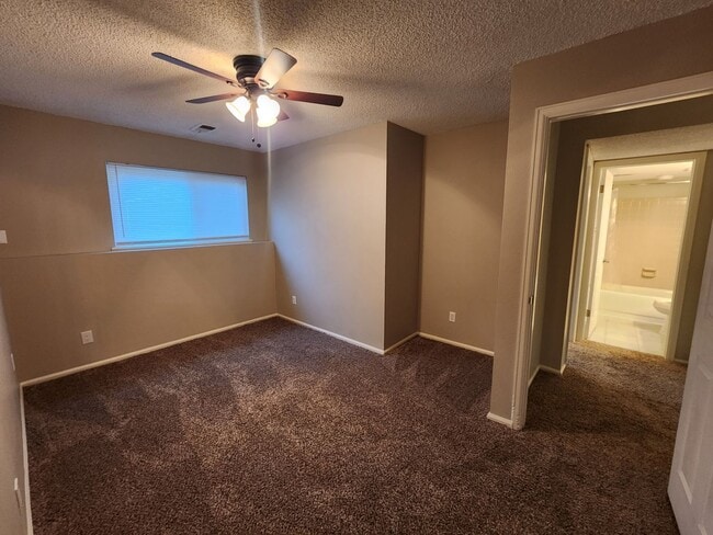 Building Photo - Huge 3 Bed 2 Bath Home With Patio, Deck, a...