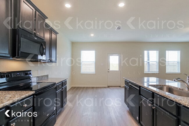 Building Photo - 5518 Sapphire Lagoon Rd