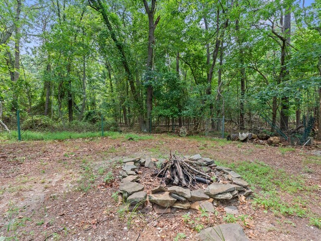 Building Photo - For Rent | Charming 2-Bedroom Home with Bonus Room & Screened-In Porch in Berlin
