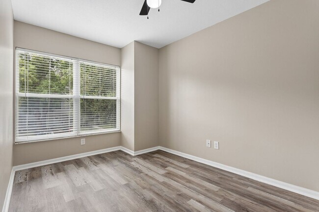 Building Photo - 477 Green Spring Cir