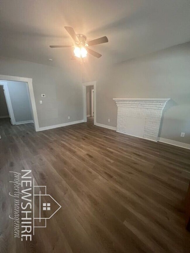 Building Photo - 318 Alexander Ave