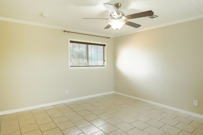Building Photo - 24306 Romin Dr
