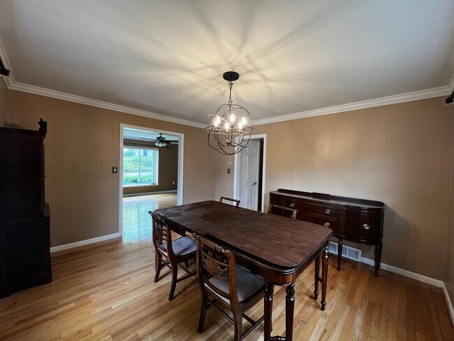 Building Photo - 75 Plymouth Cir