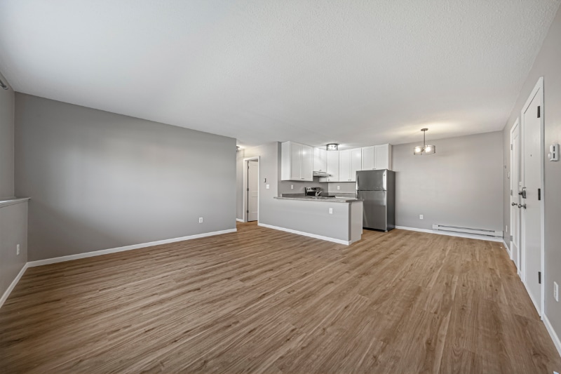 Building Photo - 1402 Division St W