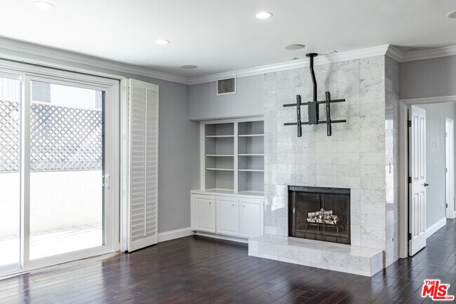 Building Photo - 818 6th St