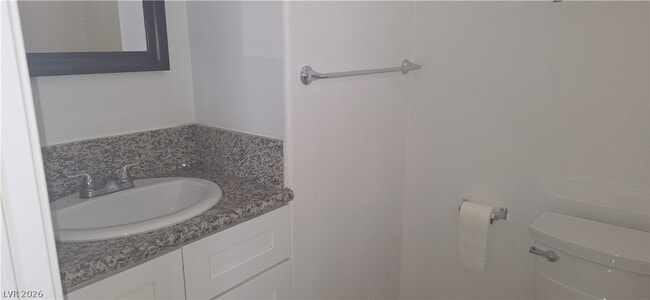 Building Photo - 840 Elderberry St