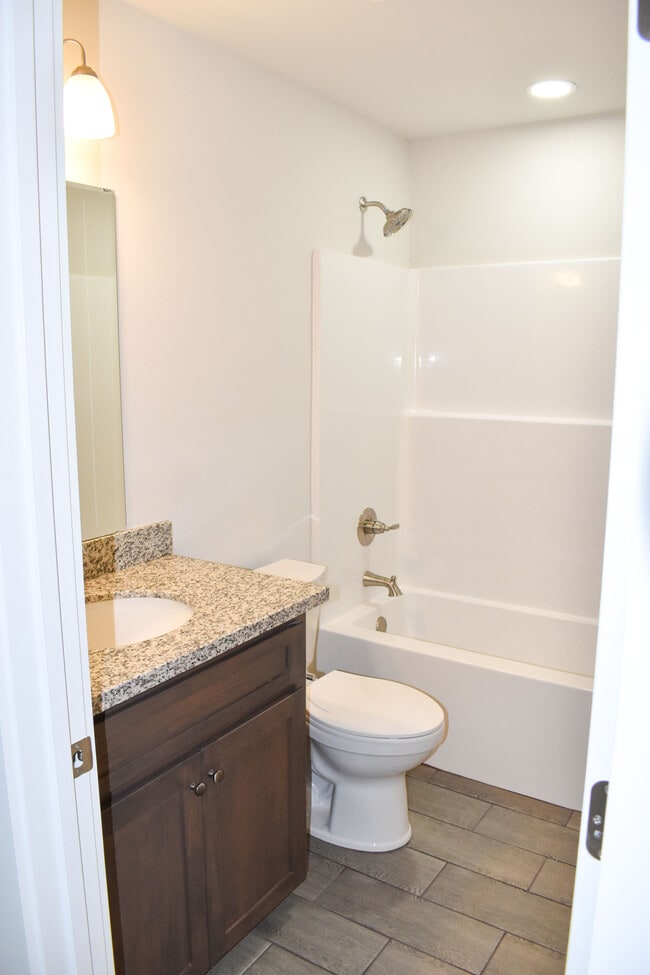 Building Photo - 130 East Ave