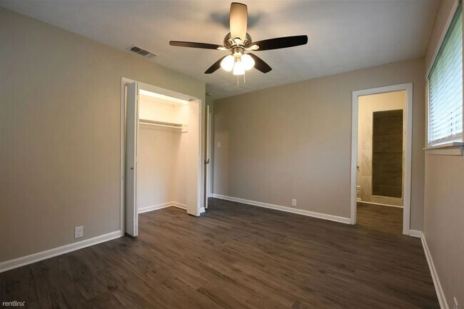 Building Photo - Updated 3BR/2BA Brick Home with Granite Kitchen & Fenced Yard — Kaufman ISD