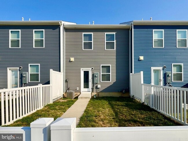 Building Photo - 405 Little Eden Wy