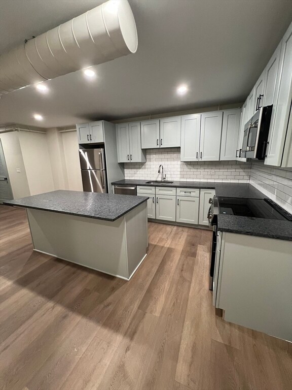 Building Photo - 160 Seabury St