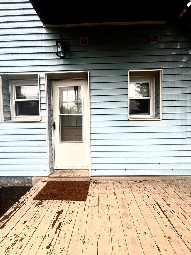 Building Photo - 45 Hampton Rd