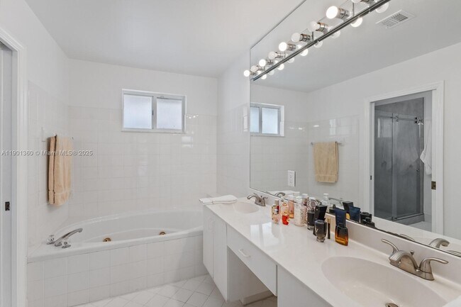 Building Photo - 4448 NW 98th Ave