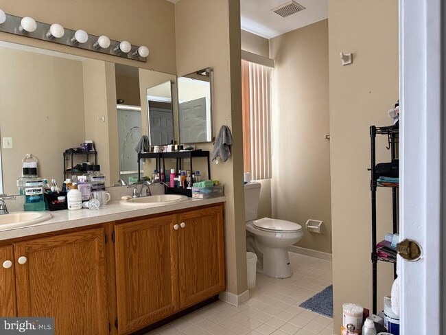 Building Photo - 3 Nathan Ct