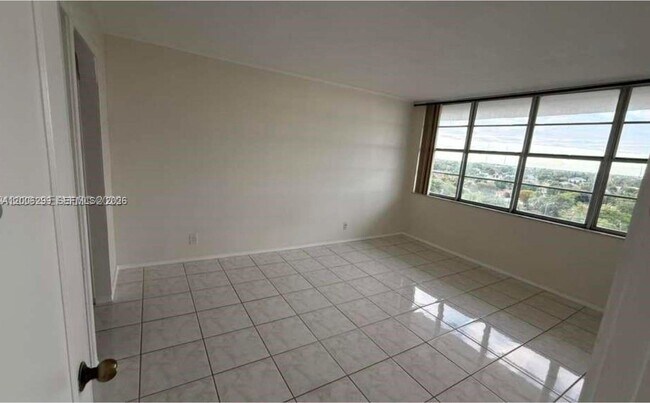 Building Photo - 16740 NE 9th Ave