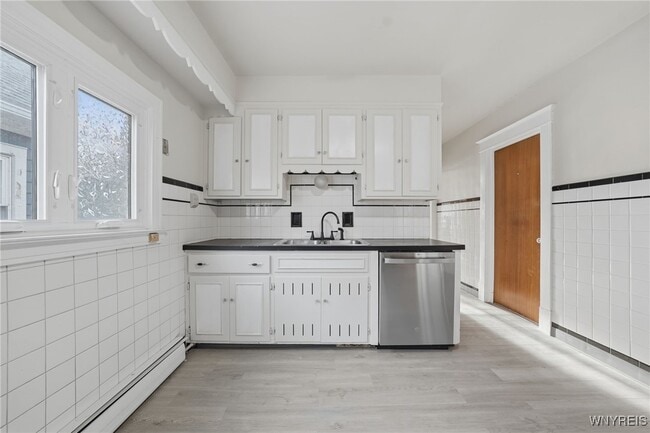 Building Photo - 691 Columbus Pkwy