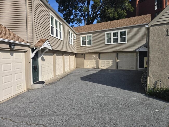 Building Photo - 1218 Bellevue Ave